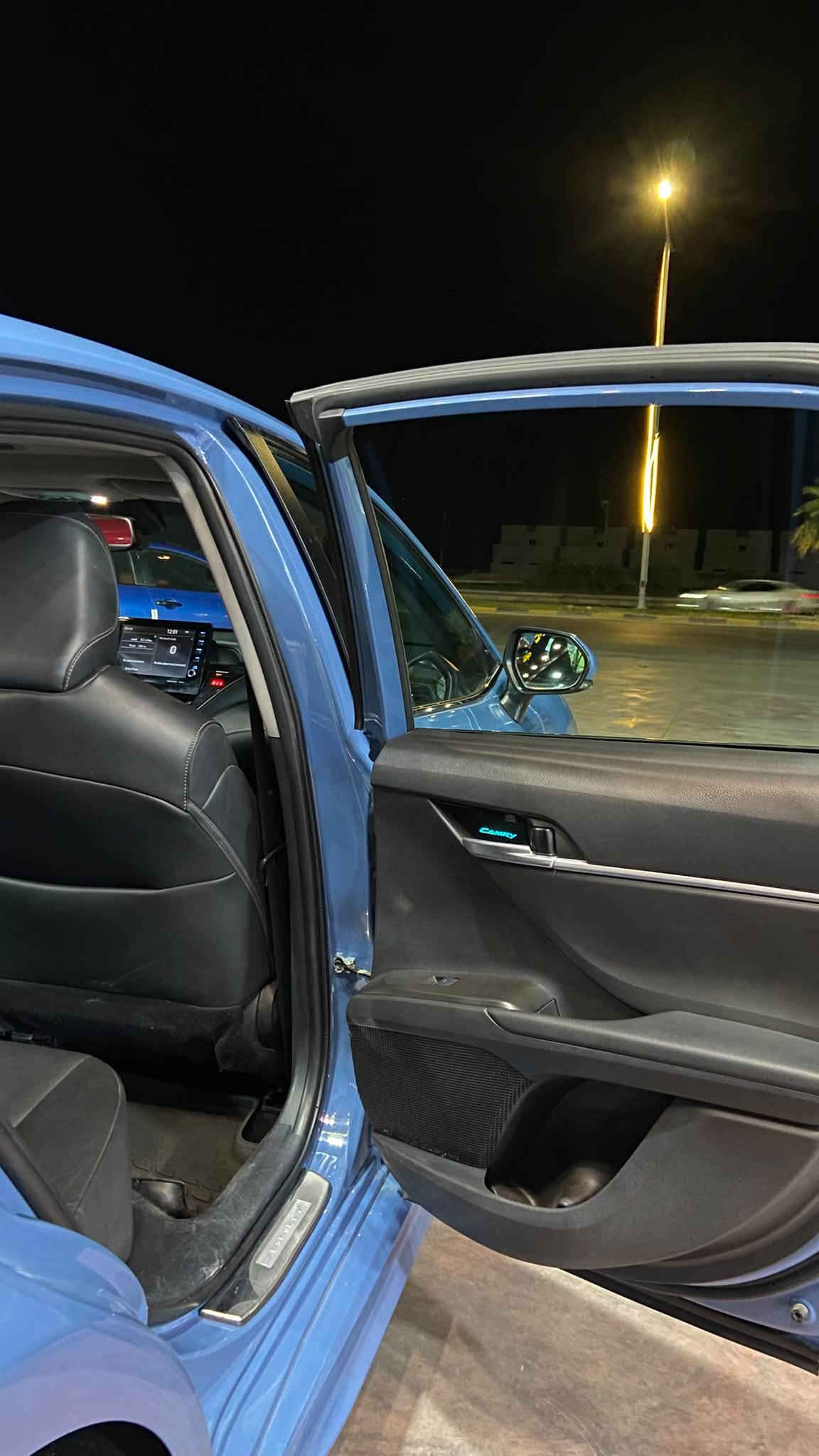 وحش اليابان 🎌
.
Toyota Camry 2023 
.
وارد أمريكي السيارة بحالة الوكالة ✅
.
ممشاة السيارة : 78 الف كيلو متر 
.
رقم أربيل ب اسمي 
.
4T1S11AK9PU155561
.
مواصفات السيارة : Se plus 
كامرة خلفية . مستشعر وقوف . فتحة سقف . بصمه . مسند الذراع . مثبت السرعه . مرايا جانبية كهربائية .نوافذ كهربائية . شاشة . نظام المفتاح الذكي . تحكم تلقائي في درجة الحرارة . مقاعد كهربائية. 8 وسادة هوائية . مصابيح زينون امامية . شاحن لاسلكي . كاربلاي . تبريد خلفي . تحذير من الاصطدام . ABS . وغيرها من مواصفات ماتخلص 
.
اخواني السيارة جديدة ونظيفه بس تريد خيال وجمالها ب الواقع احلى من الصور 🔵 . 
.
الرقم للاستفسار اكثر : 
782 844 6084
