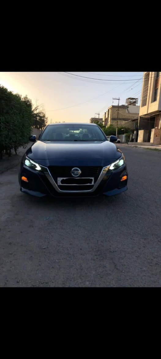 سلام عليكم نيسان ألتيما موديل 2020 وراد امريكي حادث جاملغ امامي سطحي فقط -جاملغ خلفي بدون اي دواخل بجم كبس وبارد بسيط جداً ع کد شبر بجاملغ الخلفي وباقي السياره ع وضع الشركه كتلوكات السياره ويايها المواصفات لد حاجب ولاتيات زنون بلادي امامي تشغيل عن بعد رادارات اوتو ستوب توقف ذاتي بصمه ابواب وتشغيل وصندوك كشن كهرباء شاشه كبيره كاميرا رقم شمالي الجديد الدولي السنويه لغاية 2028 تريد تحويل او وكاله كير محرك كفاله عامه تبريد صدر باتري تايرات كولشي جديد بيها عليها ادامه كامله ومناقصها اي شي السعر 133 رقم شمالي
 ***********
