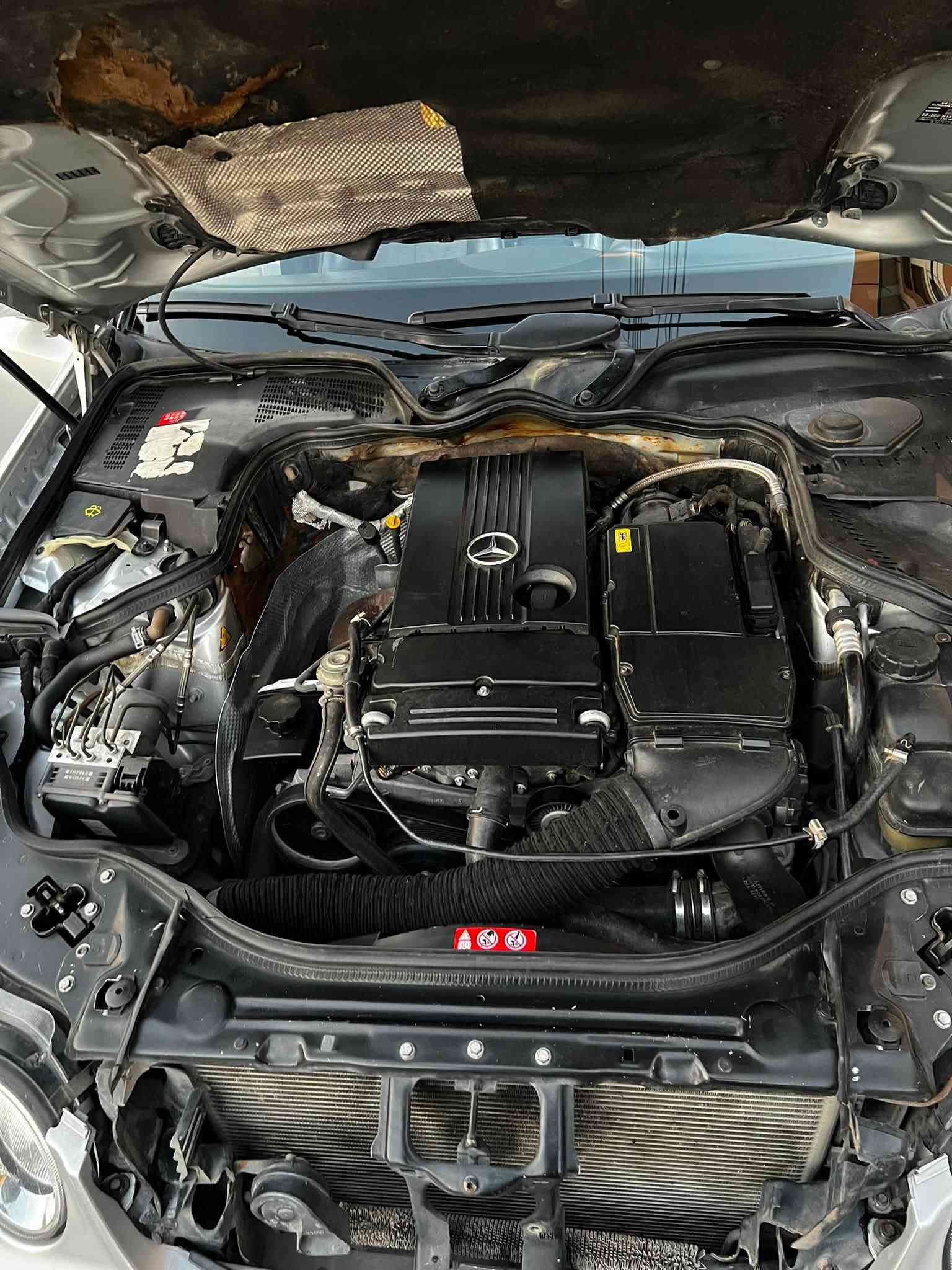 مارسيديس E200 كمبريسر • ٢٠٠٨ • بدون صبغ