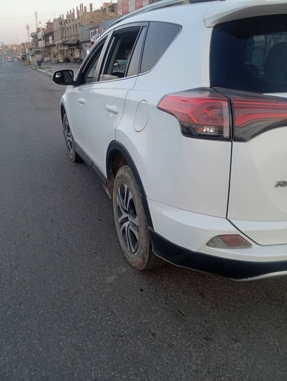 رافورد ٢٠١٨ نوع le  كلين بدون اي ضرر ولا صبغ ولا بارد بيها رادار وحساسات تحديد المسار تحطم استيرن رقم دهوك سنوية لعام ٢٠٣٠ مكان السيارة موصل السعر ١٨٠ ورقة 
للاستفسار ***********
