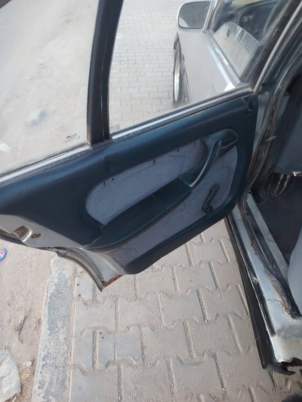 للبيع اوبل اوميكا  موديل ٩١     كير اوتوماتيك ناعم     مكينه وكير كفاله  من التنقيص والتبخير    رقم انكليزي.  سنويه لل٣٠ مجدده كامله مكمله السياره وترايك وين متريد    #مكانها نجف مشخاب  سعرها ٢٤.  بيها مجال.   ***********
