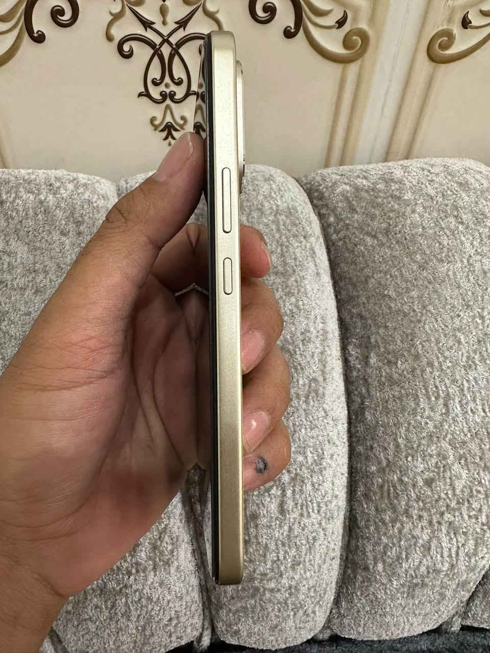 ريلمي 16 برو الذي يأتي بشاشة AMOLED قياس 6.78 بوصة بدقة +1.5K ومعدل تحديث فائق يبلغ 144 هرتز، مع سطوع قوي يصل إلى 6500 شمعة، ويعمل بمعالج Dimensity 7300 Max من ميدياتيك. الهاتف مزود بكاميرتين خلفيتين: الأولى رئيسية بدقة 200 ميجابكسل والثانية واسعة بدقة 8 ميجابكسل، إلى جانب كاميرا أمامية بدقة 50 ميجابكسل. ويحتوي الجهاز على بطارية ضخمة بسعة 7000 مللي أمبير تدعم الشحن السريع بقوة 80 واط، كما يأتي بتصميم مقاوم للماء والغبار وفق تصنيفي IP68 وIP69K. السعر 500 بيه مجال مكاني الديوانيه توصيل موجود بل اعتماد اتصال ***********

نص مكتوب في الصور:
- 80 2:47 حول الجهاز 16 Pro 5G realme ui 7.0 الإصدار مُحدث اسم الجهاز realme 16 Pro 5G مساحة التخزين 28.5 غ.ب / 512 غ.ب المعالج Dimensity 7300 Max البطارية 7000 مللي أمبير في الساعة (نموذجية) RAM 8.00 غ.ب + 10.0 غ.ب الكاميرات أمامية 50MP خلفية 200MP+8MP