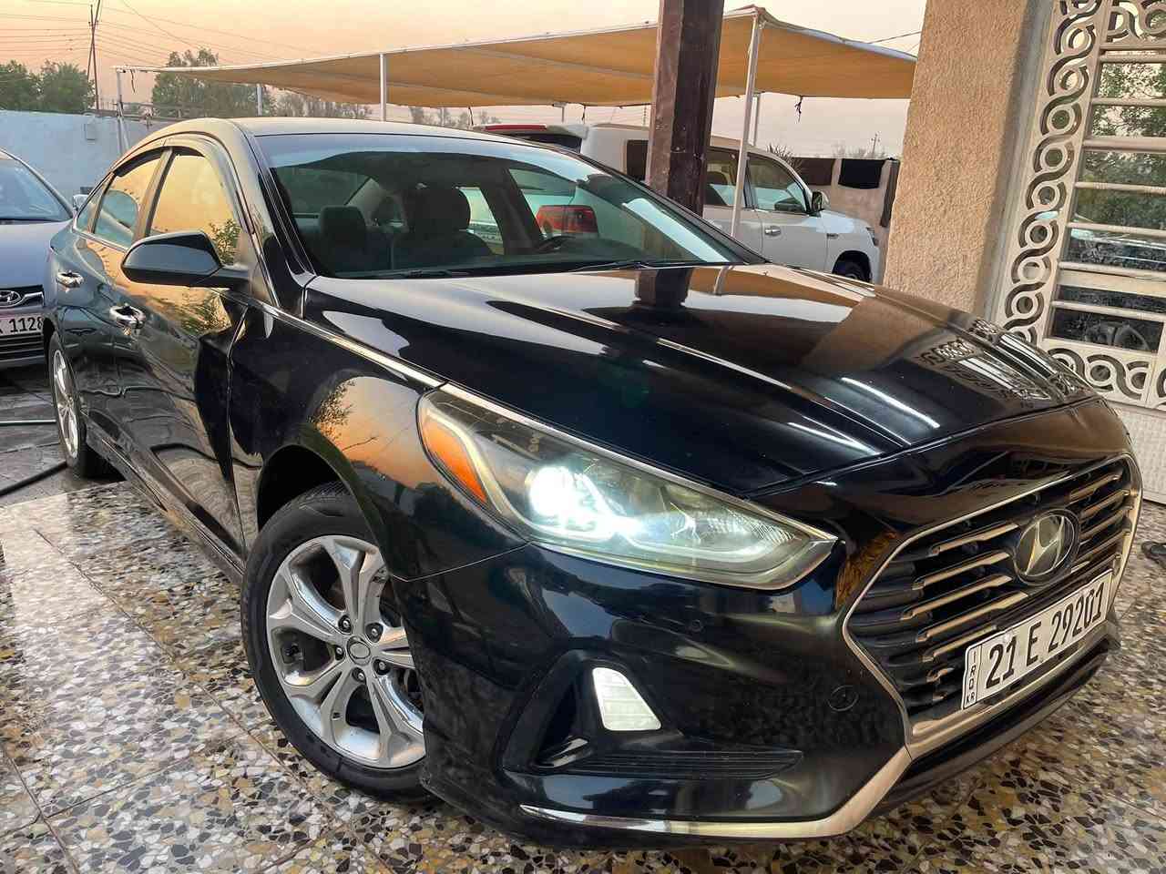السلام عليكم للبيع سياره سوناته موديل ١٨ أمركي
رقم شمالي بسمي رقم جديد اربيل 
سياره كلش نضيفه 
محرك ٢٠٠
موصفات السياره 
شاشه كبير كأمره 
ردارت بل مري 
حساست خلفيه
تحكم سترين جهتين 
بيهه صبغ ٣ قطع بدون حدث 
السياره لبيل وحد 
مكان السياره بغداد 
السعر ١١٠بي مجال 
***********
