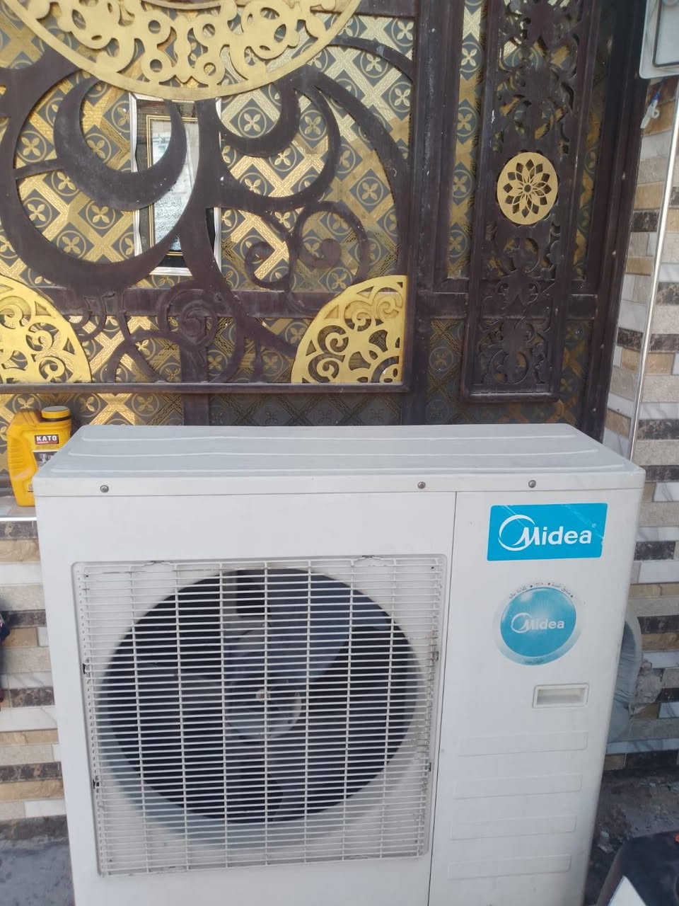 سبلت ميديا نضيف على فحص شغال تبريدة ثلج غاز 22 تلاثة طن بغداد مدينة الصدر 
***********

