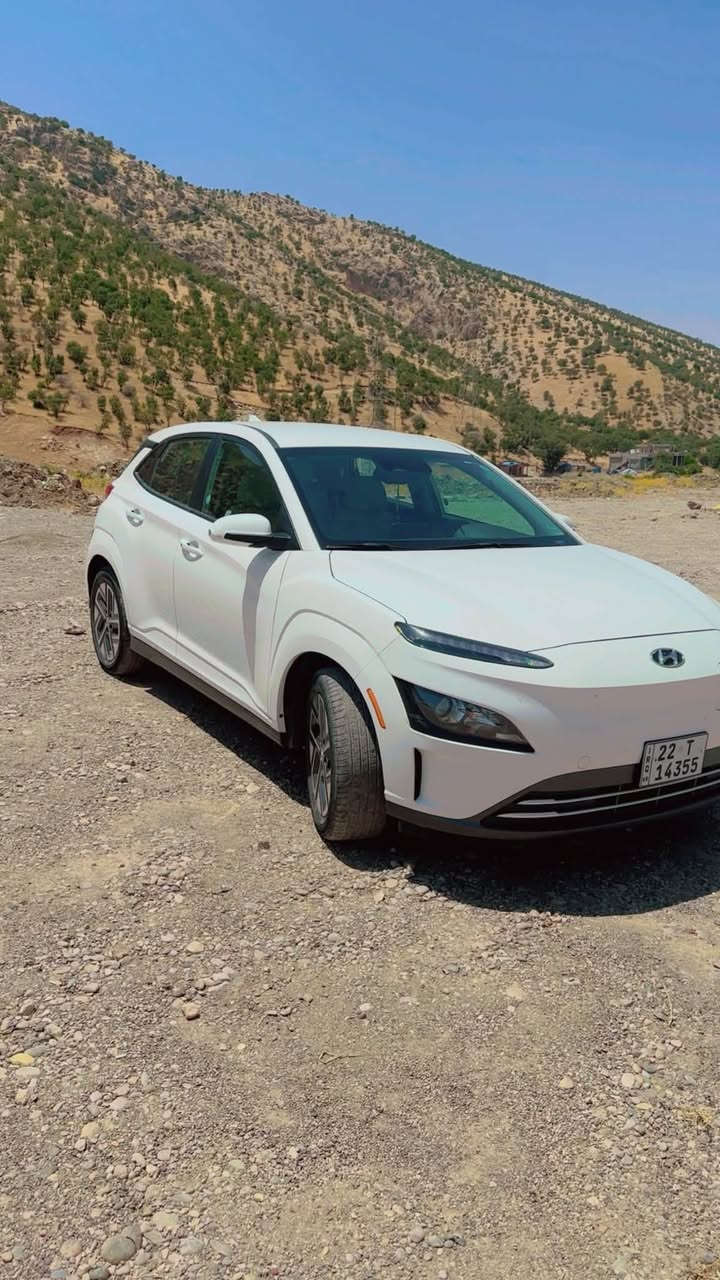 هيونداي كونا Electric موديل 2023 كهرباء بالكامل بدون بنزين وبدون زيت محرك بطارية ليثيوم كبيرة سعة 64 كيلوواط المدى بالشحنة الواحدة حوالي 550 كم سيارة نشطة وسريعة بالتسارع عداد ديجيتال شاشة وسطية كشنات جلد كهربائية مع تدفئة بصمة أبواب وتشغيل عن بُعد گير أزرار هاند بريك كهربائي أوتو هولد مثبت سرعة تفاعلي تحديد مسار وتوقف ذاتي رادار أمامي وخلفي رادارات جانبية مانع انزلاق وضعيات قيادة: Sport – Normal – Eco شفتات للتحكم بالتباطؤ واسترجاع الطاقة تحكمات ستيرن شاحن وايرلس ومداخل USB Wheel Caps كروم حادثها باب خلفي فقط مبدل بنفس اللون الإيرباكات كلها سليمة السعر: 132 ورقة وبيها مجال للاستفسار: ***********  
مكان السياره: بغداد
