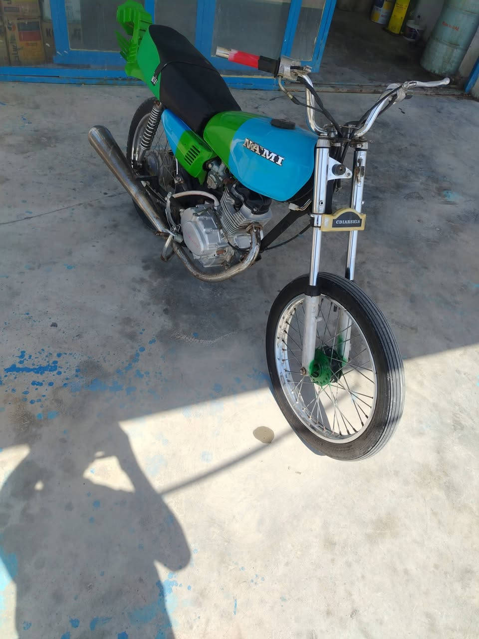 سلام عليكم دراجه للبيع موديل عشرين كلك كلك 
السعر 325 وبيها مجال مكاني واسط قضاء الحي 
***********
