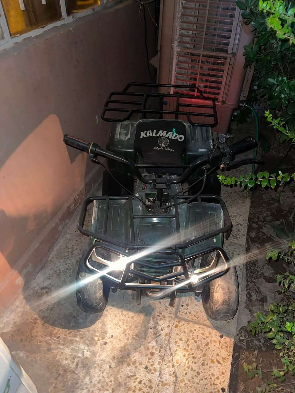 :
🛵 ماطور رباعي شحن للبيع ⚡️

🪖 لون عسكري مميز وشكل شبابي قوي 🔥
🔋 حجم وسط
🔋 3 بطاريات، سعة 32 أمبير للوحدة — جدد
💡 لايت ناصي عالي
🛑 بريك بالمكان
⛰️ دبلات جبلية تتعله وتنصه وسلسة
💪 اكو مكاد سحب
🛡️ هوك بالدرع الأمامي
⚙️ السكليتر ملغي ومخلي دكمه بمكانه
⛓️ زنجيل عوزو + حلقة

🔥 الماطور شكله قوي ومناسب للطلعات والاستخدام بالطرق الوعرة
💯 تجهيزاته حلوة ومواصفاته مو عادية بالنسبة لسعره

⚠️ ملاحظة بكل وضوح: الملف بي خلل، قبل كانت سرعته توصل 40 وحالياً تقريباً 15.

💰 السعر: 200 ألف فقط

📞 للتواصل واتساب: ***********
📩 باقي التفاصيل للجادين خاص

