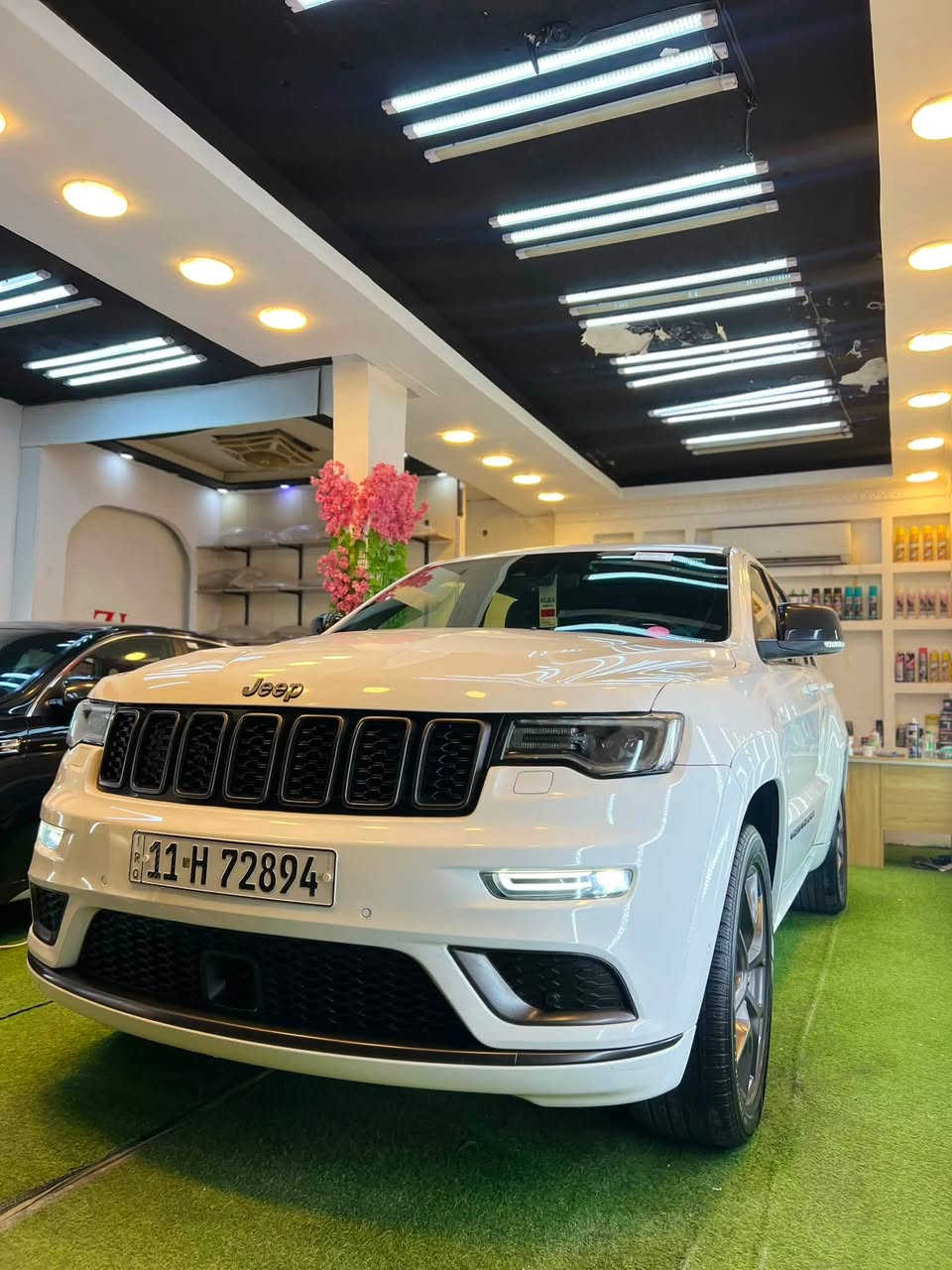 🦅مركز زيد حميد للعناية بالسيارات 🦅
عناية كاملة بالسيارة 
بولش 3 مراحل بمادة ال3m 
تجديد سوادات السيارة الخارجية
تنضيف وتجديد سوادات المقصورة الداخلية
تنضيف المكينه 
جلي اللايت والبگلايت 
كل هذا متوفر عدنا داخل المركز 
📍بابل_المحاويل_الشارع العام_مقابل كراج المحاويل 📍
***********
