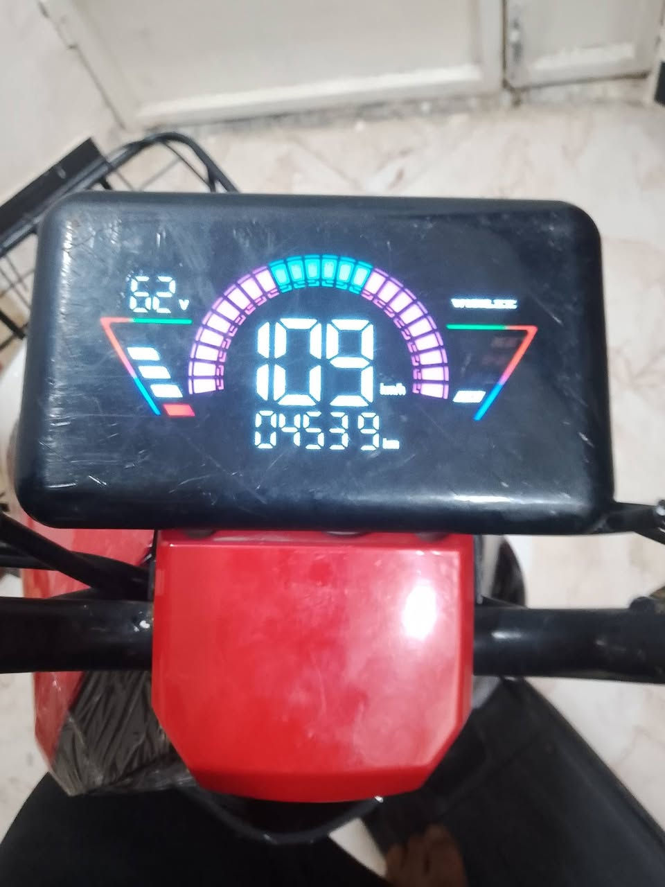 دراجه للبيع ار 9 موديل 2025 بطاريات 33 امبير دراجه حلوه نظيفه كلش مال جناي السرعه 109 دراجه خمس
 بطاريات مكان  للبصره القبله سعر 350 بها مجال للشراي  والشراء يتصل على هذا الرقم ***********
