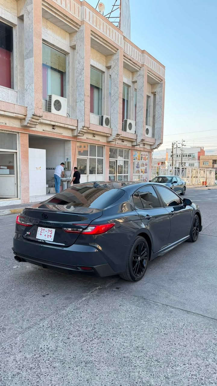 TOYOTA CAMRY SE 2025 HEV هايبرد 
سياره لون مميز سمنتي 
بجم وخلف كبس 
سيارة بابين صبغ 
بدون دواخل 
ايكو نورمال سبورت 
سعر خاص 
واتس اب ***********
