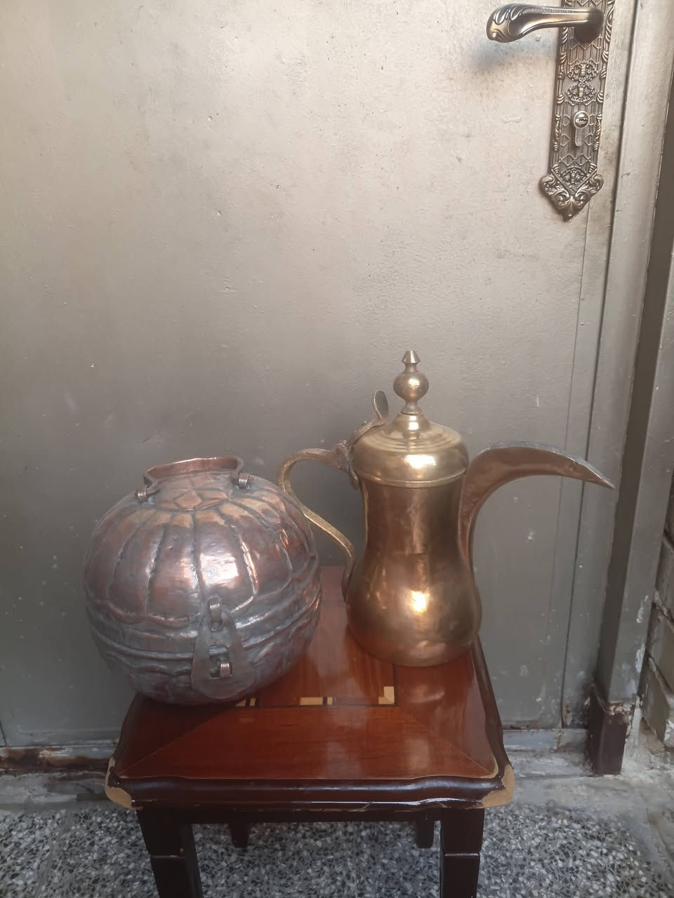 دلة شامية قديمة مختوم عمل الطاوس ركية حمام بغدادي قديم *********** يوجد توصيل
@
