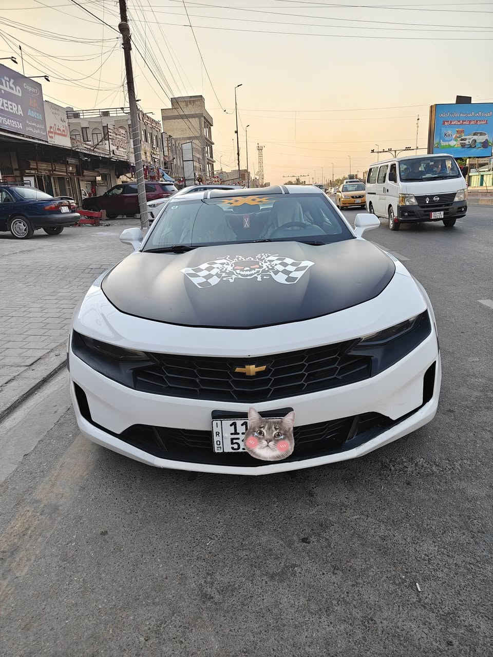 السلام عليكم كمارو موديل 19 سيارة جديدة بمعنى الكلمة بدون تبديل بيه 3قطع صبغ سياره جاهزة الأخير بأسمي تحويل ثاني يوم للبيع او مراوس مكاني بغداد الشعب السعر 105.رقم الهاتف ***********
