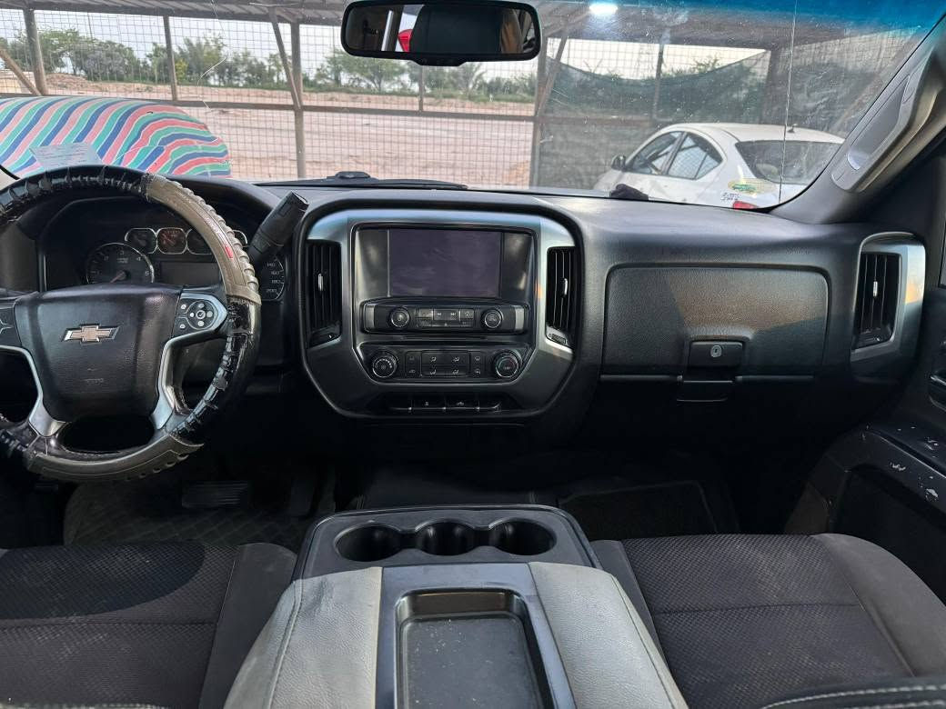 فور ويل 4×4 

مكينة V 5300 

باب طويل بدي قصير المرغوب 

منظومة تبريد جديدة

راديتر جديد

قايش مكينة وقايش كمبريسر جديد

واتر بم جديد

تخم تاير جديد

الكهربائيات جاهزة

...........................

الحادث صندوق  خلفي + جاملغ الايمن بالعراق بدون ايرباك

..........................

رقم بصرة بأسمي. مكان السيارة آبي الخصيب او رميلة الشمالية حسب مكان تواجدي

السعر 128 $

 *********** بي واتساب

*********** البصرة, العراق
