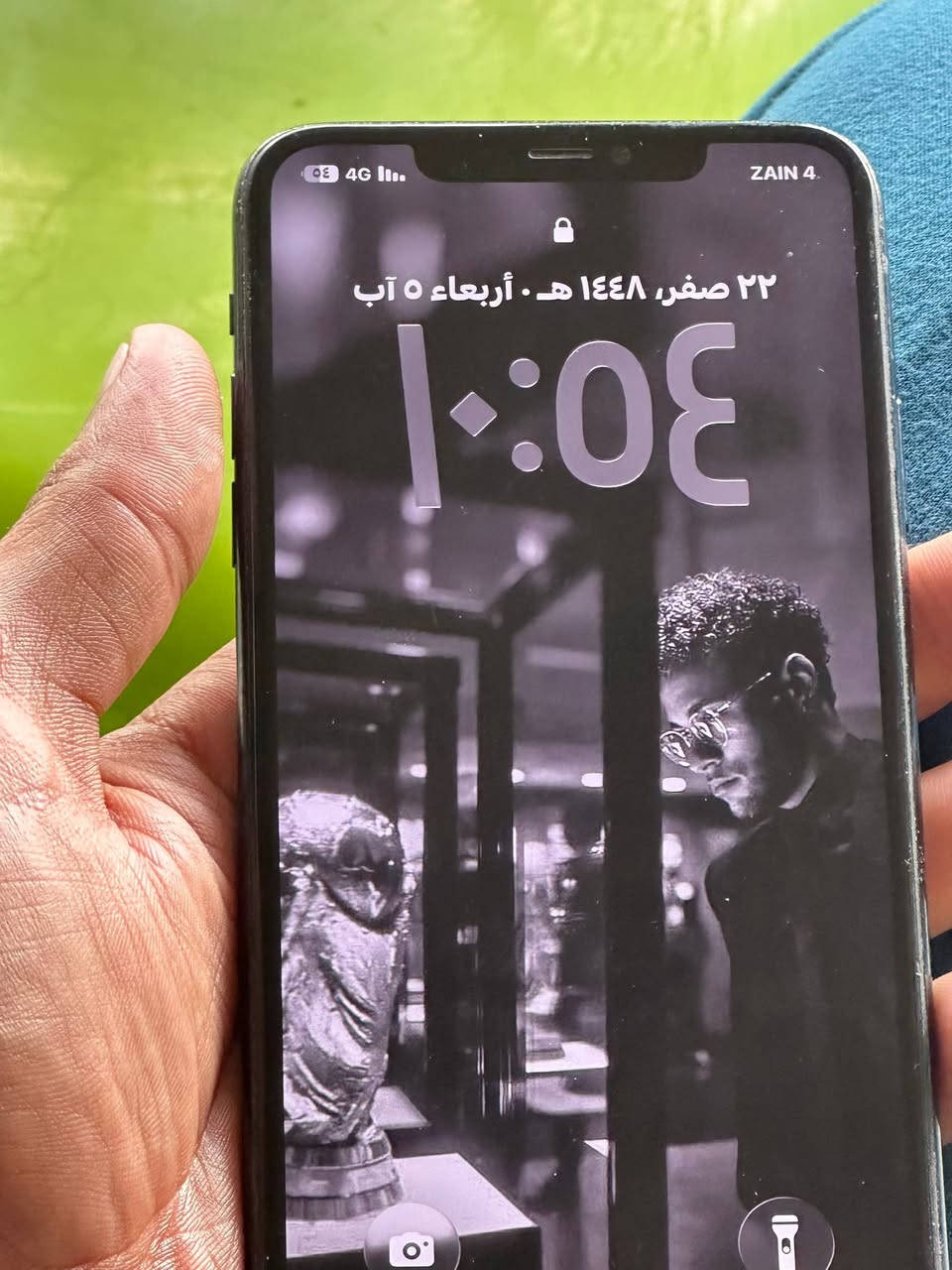 للبيع 
ايفون 11 برو ماكس ذاكره 256 بطاريه 256 صرف شحن قليل.
للتصال

واسط الكوت 
***********
