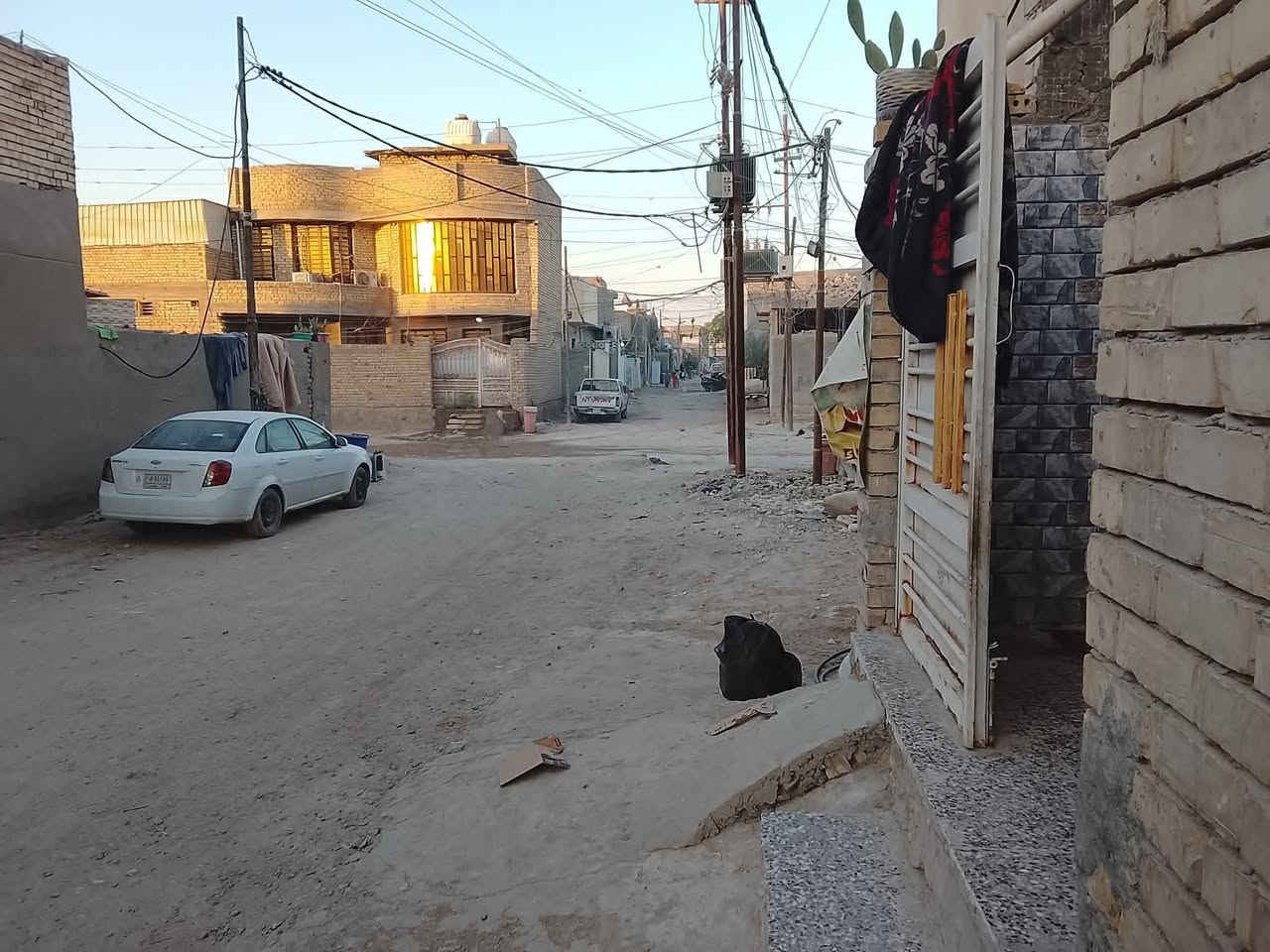 السلام عليكم بيت للبيع منطقه الميه سكشافات 120 متر ***********
