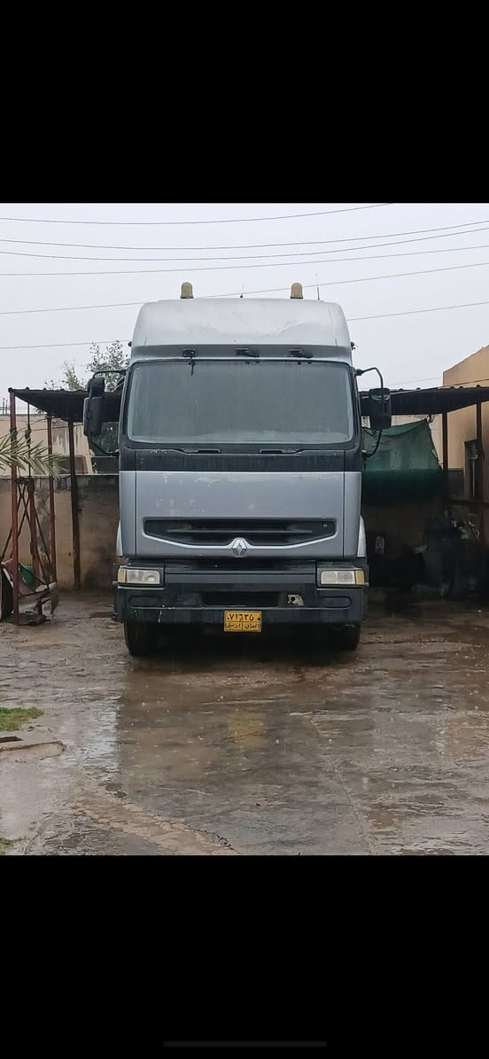 السلام عليكم رينو للبيع سنكل بلادي محرك 400 مال دوله بم ونوزل بلادي  كير حصيره شرط الكير والمحرك عل شركه ما مفتوح بيها برغي 
 سياره جاهزه كهربائيات كله شغاله   تخم تاير   رقم اربيل مربوطه صهريج  شرط التحويل 
سعرها 100 وبيها مجال   ***********
