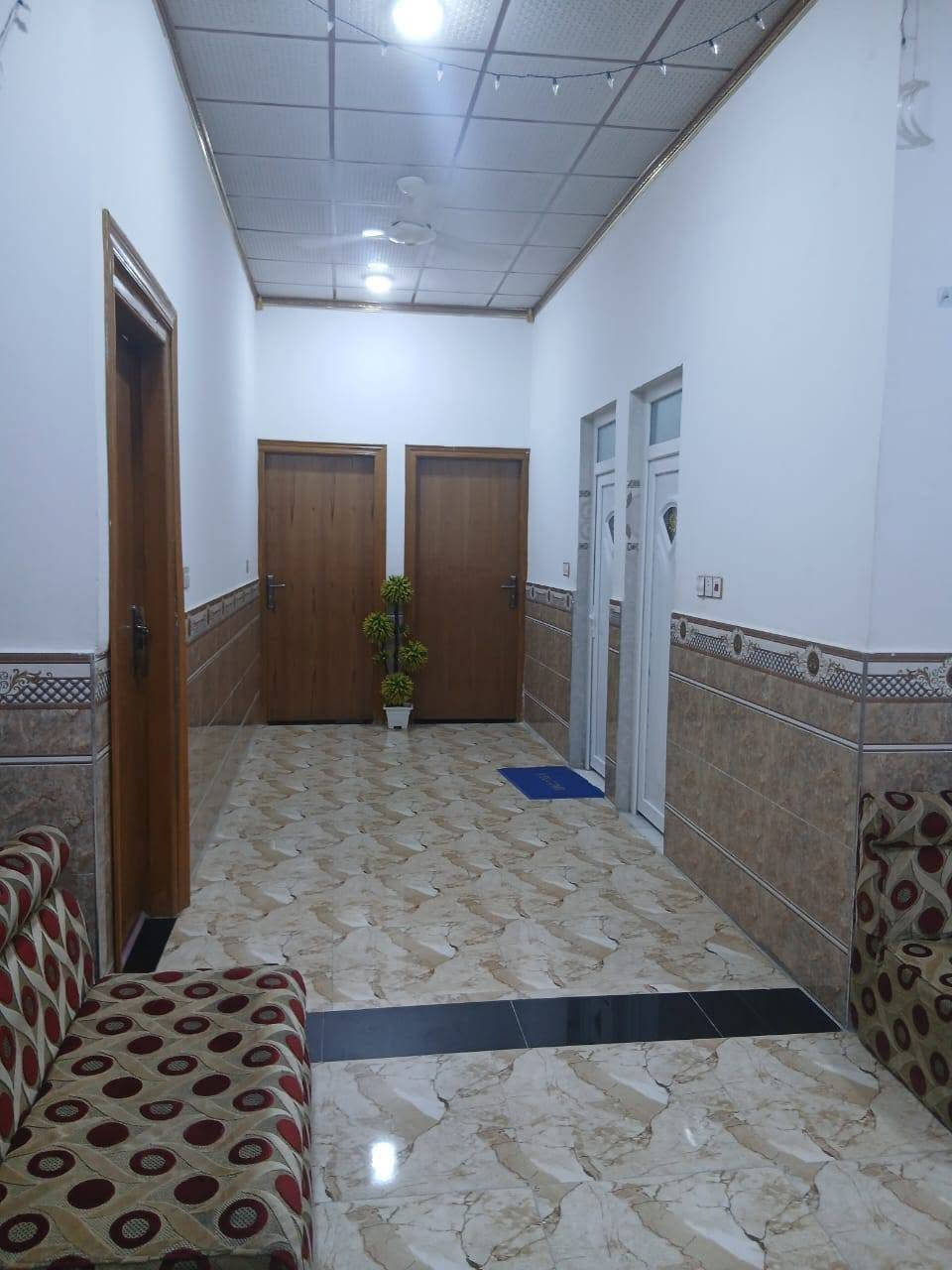 بيت للبيع في البهادريه قرب جامع وحسينيه البهادريه طابو زراعي عراقي سند 25 مساحه البيت الكامله240متر واجها 9في 26 يحتوي البيت على 4غرف منام وصحيات داخليه وخارجيه وديوان منعزل وحمام ومطبخ بناء سنه 2023 البيت كامل سعر 175وبي مجال الاتصال على الرقم ***********
