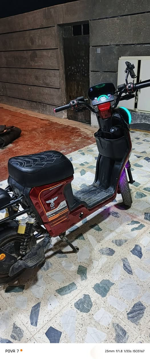 سلام عليكم دراجه شحن R9 بطاريات عل فحص نضام بك لايت اشاير كهربايات كلها شغاله كامله مكمله سعر 275وبيها مجال الرقم فقط واتساب ***********مكاني بغداد خلف سيطرة الشعب
