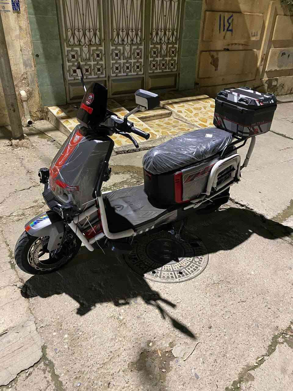 تيسلا • ٢٠٢٧ • ٦ باتري ٣٨ أمبير