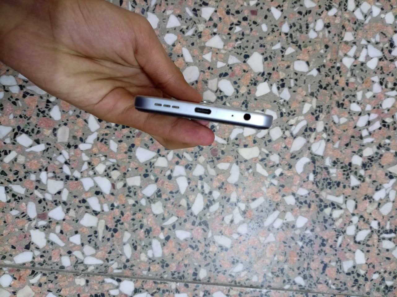 سلام عليكم ورحمه الله وبركاته 
اخوان تلفون Techno Spark 40 
للبيع 
بطاريه 5200
مكفول كفاله عامه لا شخط ولا مفتوح
120Hz
يدعم ال Artificial intelligence
ذاكره 256
عشوائيه 16
السعر 250الف بي مجال بصيط 
للاستفسار
***********

