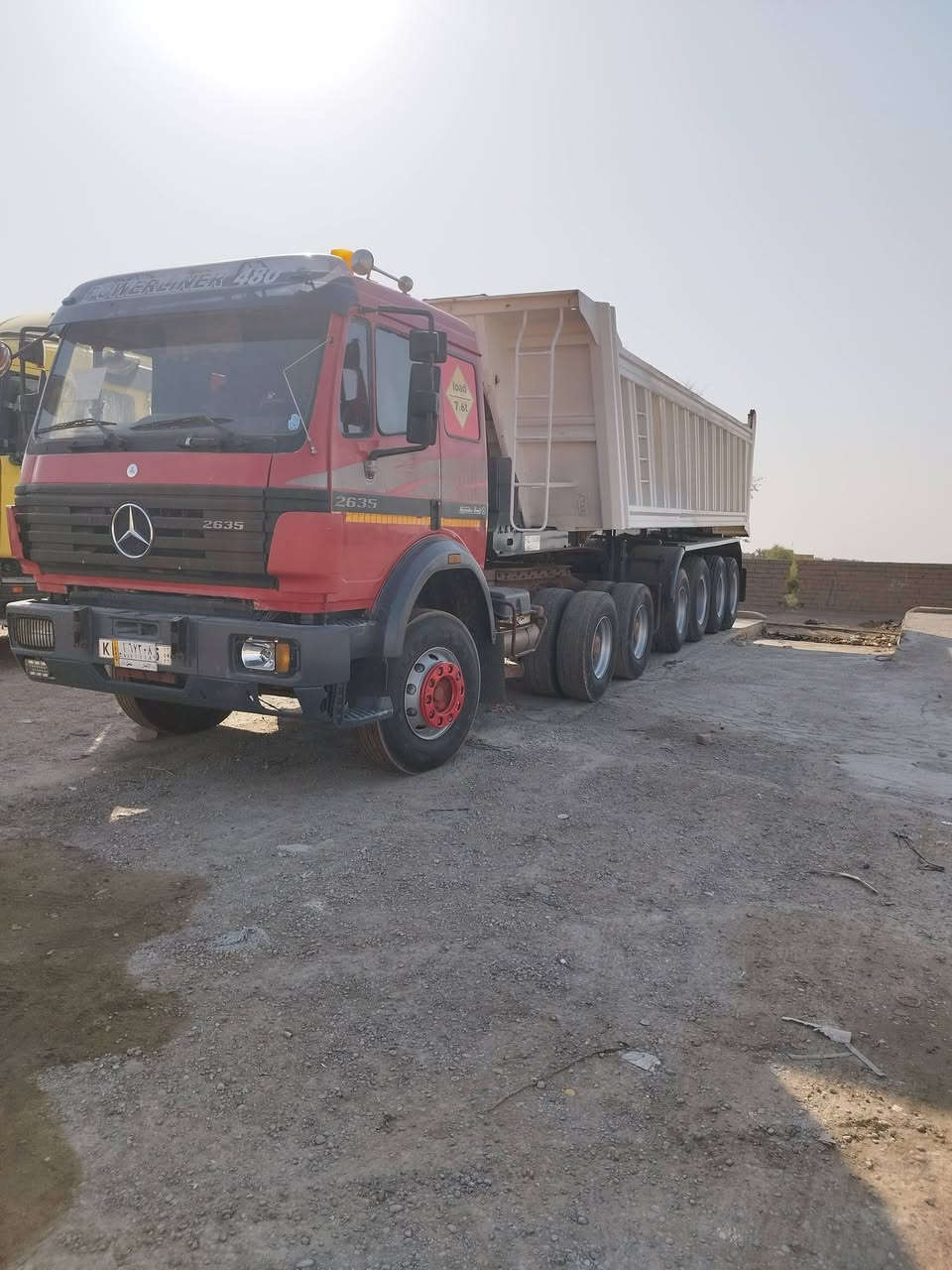 سلام عليكم سياره للبيع مديل 95 مكينه 44 ستندر لا تنقي ولا بخار كير 160 مجموعه جيف رباط 24 عدل عربانه ابو حيدر  مكان سياره  ذي قار ***********
