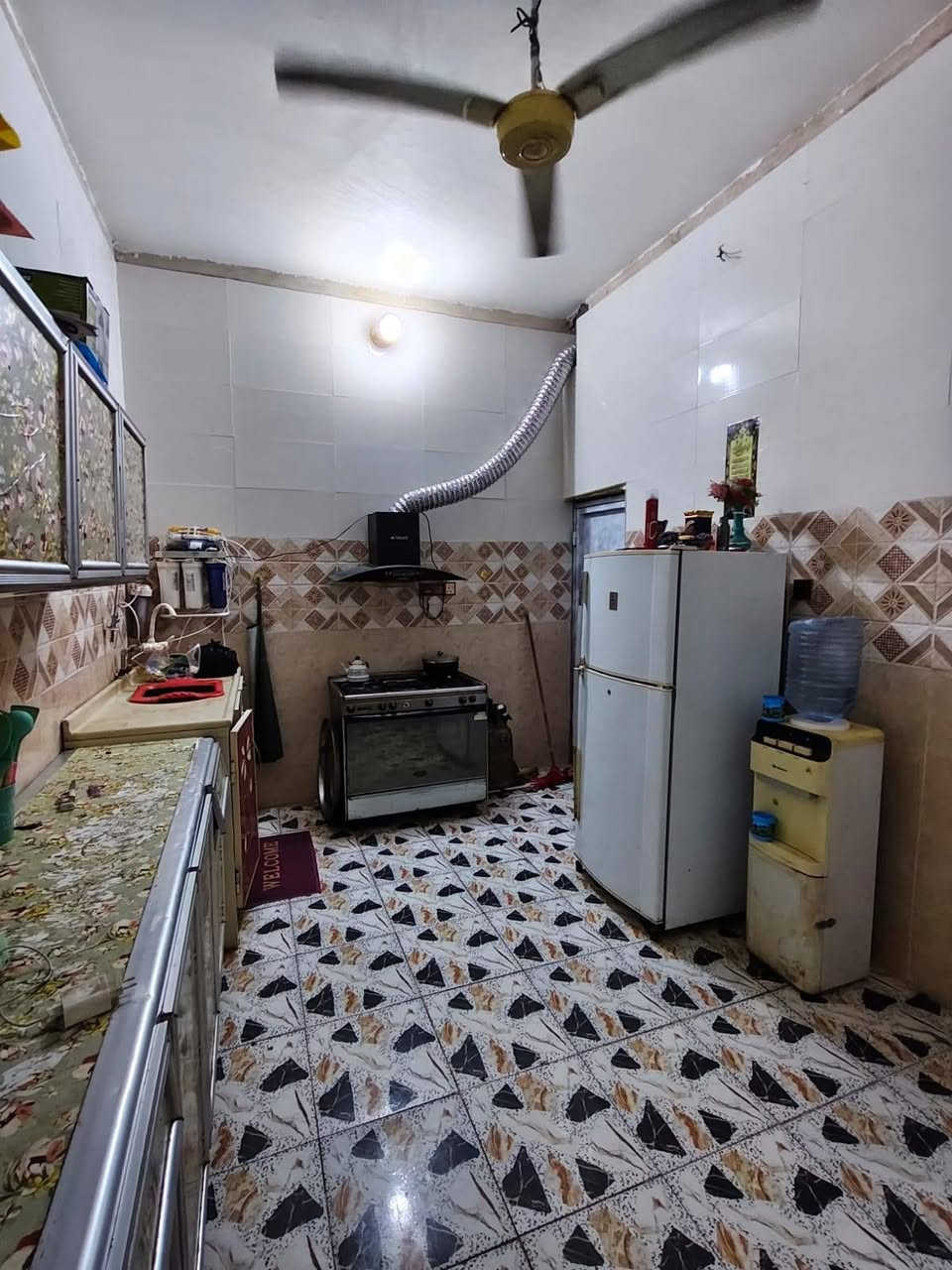 سلام عليكم
بيت زراعي مساحه 100 متر في منطقة الصحن قرب عمود 46
يحتوي علئ غرفه وصاله ومطبخ وصحيات 2 واستقبال بناء كونيكر مسلح قرب حسينية اهل البيت
السعر 34 مليون ويرهم اقصاد
للاستفسار ***********
