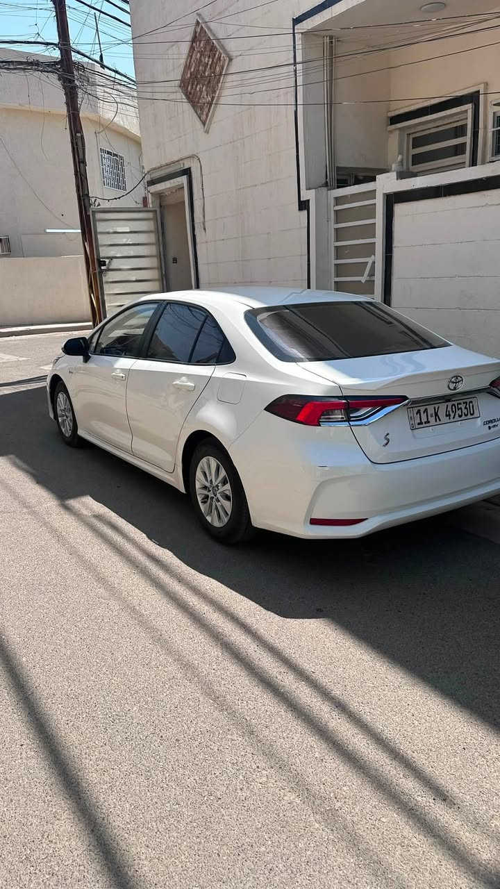 السلام عليكم
تويوتا كورولا 2025 هايبرد للبيع

✨ المواصفات:

* موديل 2025
Hybrid
* محرك 1.8 هايبرد
* 4 سلندر
* مواصفات خليجية 🇦🇪
* ماشية فقط 15,000 كم
* وارد خليجي
* اللون أبيض
* داخلية قماش
* تحكم على المنحدرات
* كاميرا خلفية دواره
* مثبت سرعة
* بصمة
* 8 وسائد هوائية
* شاشة
* تحكم أوتوماتيكي بدرجة الحرارة
* مصابيح زينون أمامية
* مصابيح أمامية LED
* لوحة قيادة رقمية
* مانع انزلاق
* ABS
* كشافات ضباب
* تشغيل بصمه
* تحكم إلكتروني بالثبات
* نوافذ كهربائية
* رادر وقوف ذاتي 
📍 اللوحة: بغداد خصوصي
📞 للاستفسار: ***********

🔥 سيارة نظيفة جداً، موديل حديث وماشية قليل، ومواصفاتها عالية.

السعر 153$
