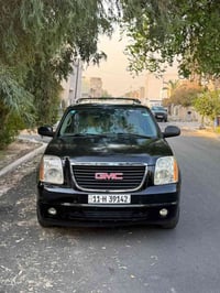 GMC 2007  يوكن كلين تايتل مكفوله شرط الفحص ربع دعاميه اماميه فقط صبغ م...