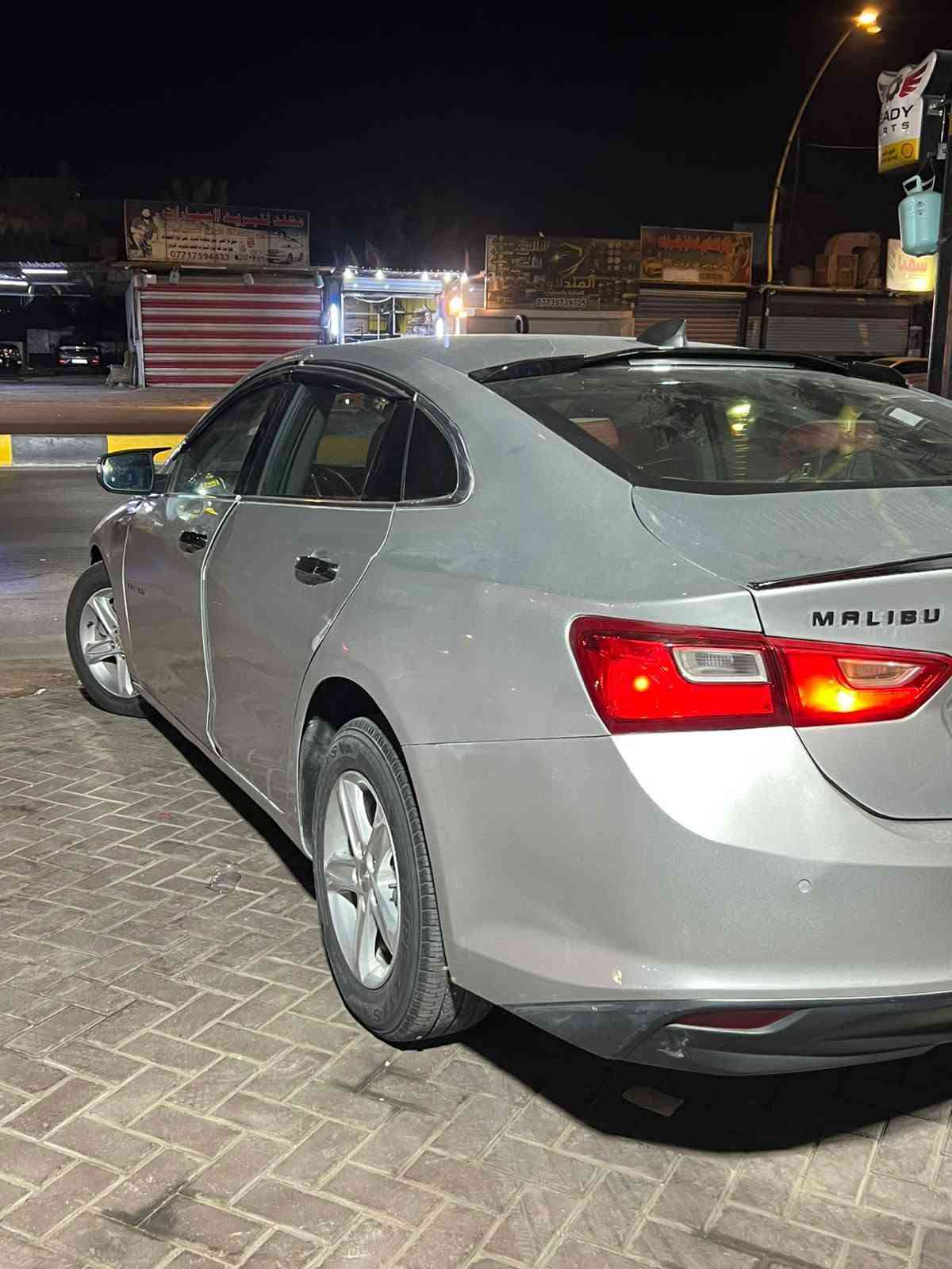 ماليبو موديل 2020 حادثها جاملغ امامي الايسر والباب مال أمريكا و بلعراق جاملغ خلفي كير محرك مكفولات صدر أمامي خلفي جديد تخم تاير السيارة مال جناي السعر 102 وبيها مجال ***********///***********
