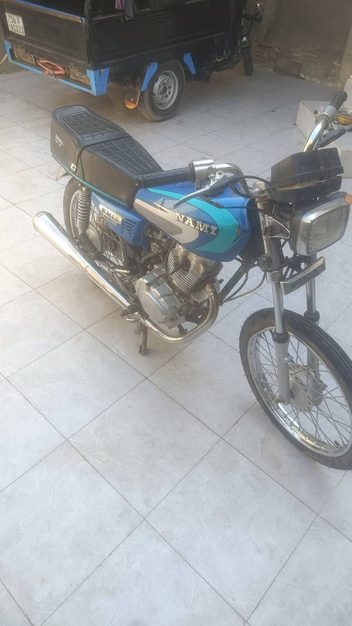 نامة بلادي اصلي موديل 20 أوراق اصولي 
سعر 550 وبيها مجال قليل باقي التفاصيل خاص مكاني حي العسكري شارع 30

***********
