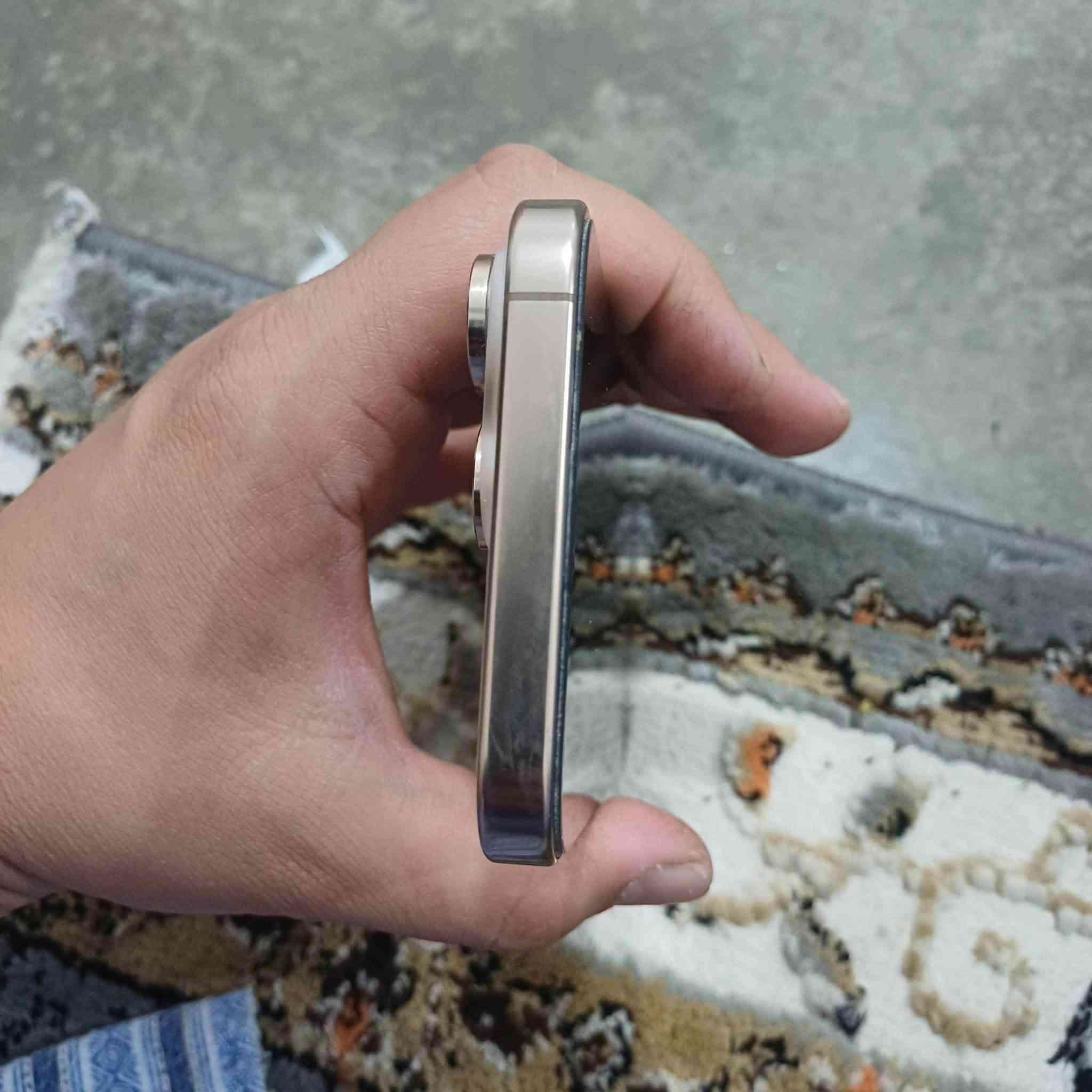 آيفون ١٦ برو ماكس • ٢٥٦ • بطارية ٩٩