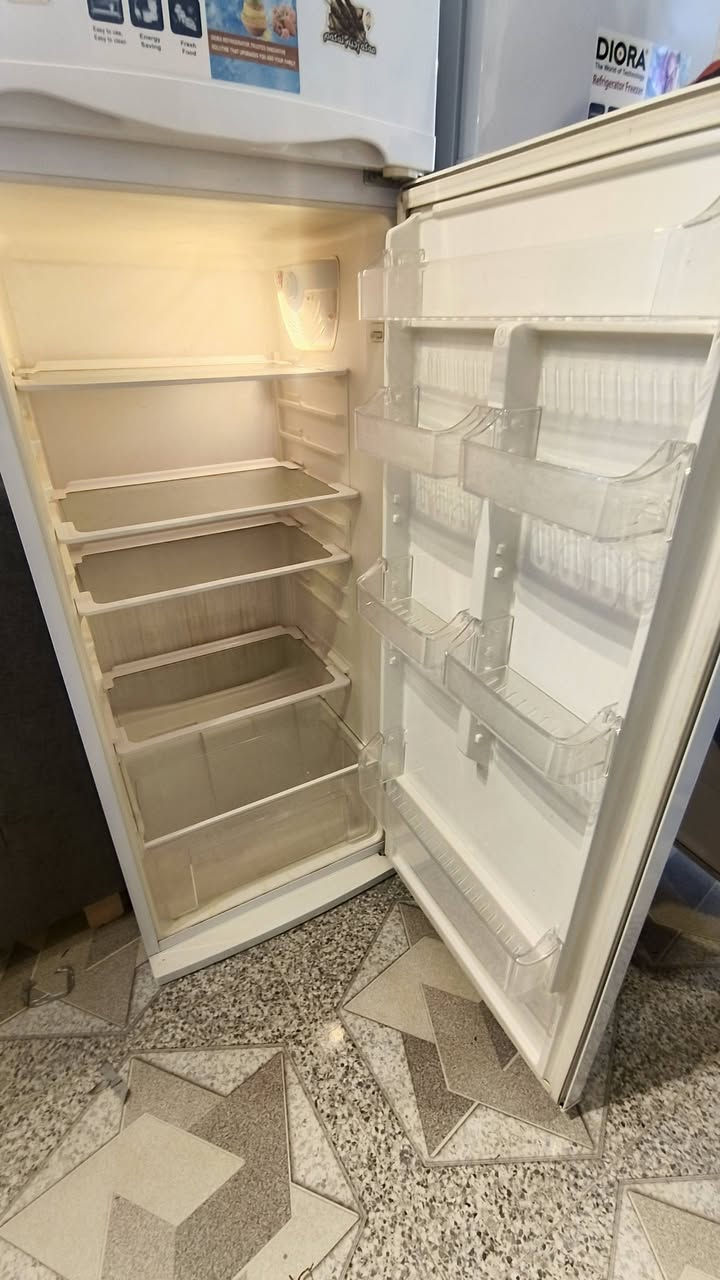 ثلاجة ديورا ماركة راقية  استخدام جداً قليل السعر ٢٢٥ ألف 
بلادية غاز شركة
للاستفسار الاتصال فقط ويوجد واتساب
***********
***********
***********
