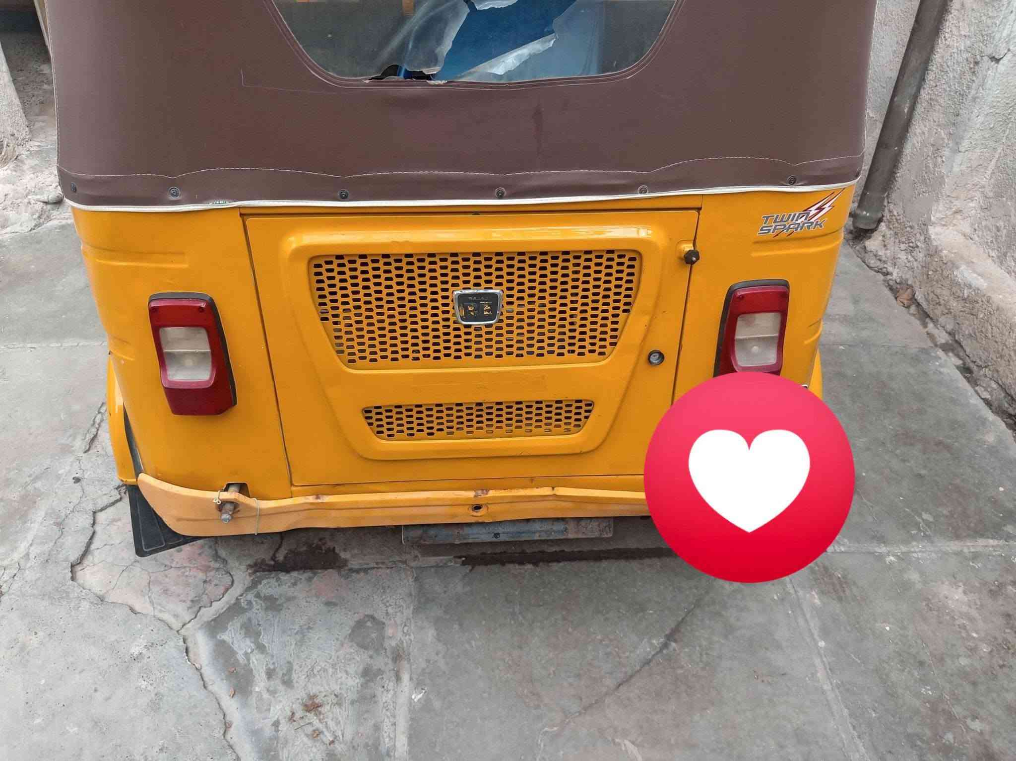 السلام عليكم تكتك للبيع ب 8500 بيها مجال  موديل 22شهر 10 رقم كربلاء نكليزي بسمي نضيفه كلش دوس بلاديه ما معمرهن مكاني الحسينيه الراشديه ***********
