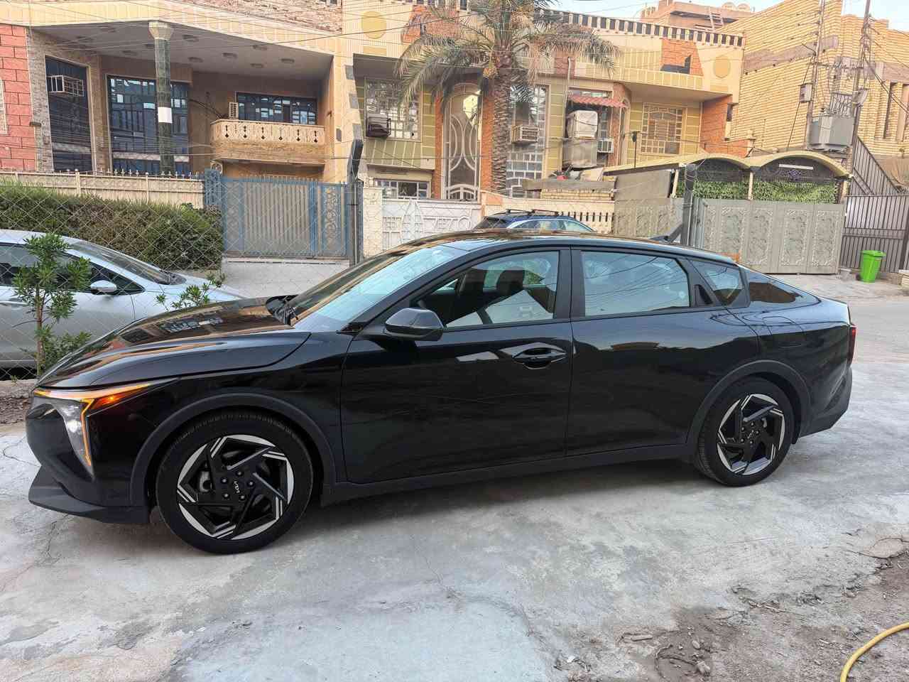 كيا K4 موديل 2025 EX دخول جديد حره محرك 2000 دوش منفيست بأسمي حادث موضح بالصور بدون دواخل ايرباك برده فقط ماشيه 7 الاف بعدها زيرو غرفه السياره لون رصاصي
مواصفاتها ( شاشه كبيره متصله كاربلي _ بصمه _ تشغيل عن بعد _ تدفئه بالكشنات وبالستيرن _ رادارات امامي وخلفي وجانبي _ شحن لاسلكي _ هاند بريدك دگمه _ فول تحكمات بالستيرن _ كاميرا خلفيه دواره _ قياده ذاتيه _ تنبيه الخروج من المسار _ اوتو هولد _ درايڤ مود _ وباقي المواصفات المعروفه ) 
(((للبيع فقط على هذا الوضع بدون لوحات)))
السعر : 134$ وبيها مجال 
العنوان : بغداد 
*********** بغداد, العراق
