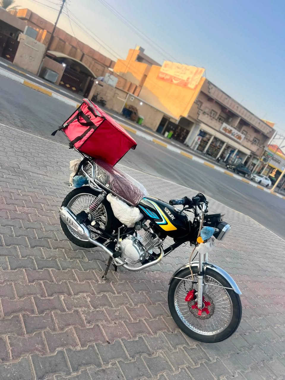 للبيع سعر مناسب 625 وبي مجال بسيط  !!! تايكر2025محرك شرط ما مفتوح صالصنه فتحتين   كهربائيات شغاله عدا الشاشا فقط 
شرط نشاط شلعه ومعدل دراجه نضيفه وحلوه مكاني تكريت  مستعجل على بيتعها للاتصال***********
