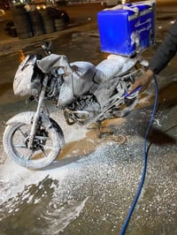 بولسر نيون • ١٥٠ • سنوية