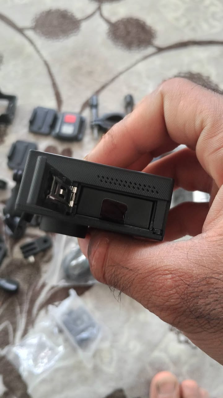 اكشن كاميرا للبيع سعرها 40الف بيه مجال متوازي على بيعته الكاميرا دقته 4k ممشتغله بعده جديده بجيس 
شراي خابرني أو راسلني واتساب 
 ***********
***********
