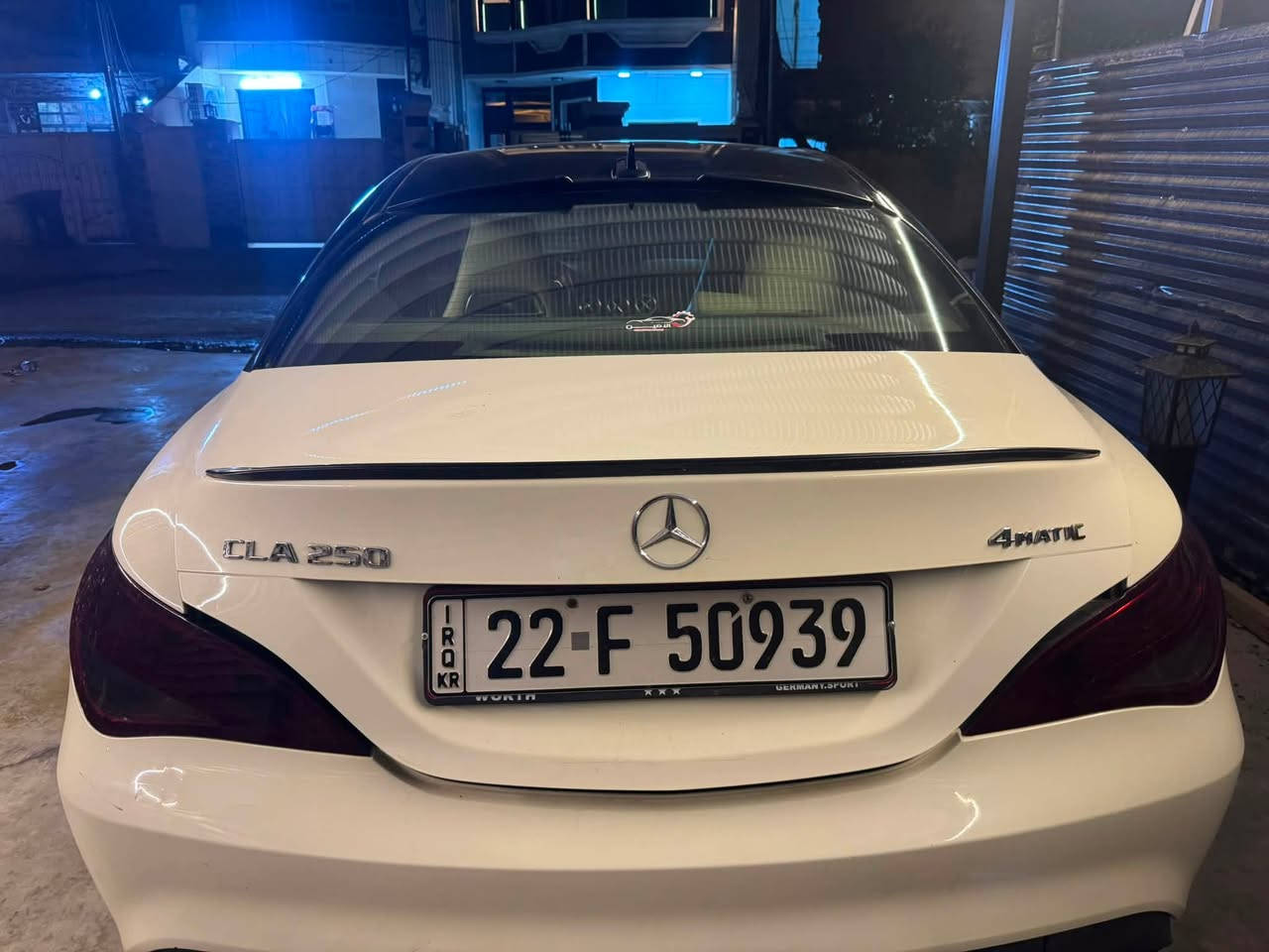 السلام عليكم شبابنا الطيبين مرسيدس شبابيه CLA250 فورماتك موديل 2018  ماشيه 110الف كم رقم اربيل هزه وفحص صالح لغاية شهر الثامن سنويه جديده باسمي تحويل مباشر  مواصفات فوول ميحتاج اكتبلك جريده  فوول السياره محرك 2000T  وارد داخله كليين للعراق هنا صار بيهه صبغ باب وجاملغ خلفي ايمن اثر شخط بدون  دواخل  السياره جاهزه   كير محرك تبريد  بيع او مراوس حسب القناعه والسعر المطلوب 140$ ومكانه بغداد حي العدل  واي استفسار ثاني ***********
