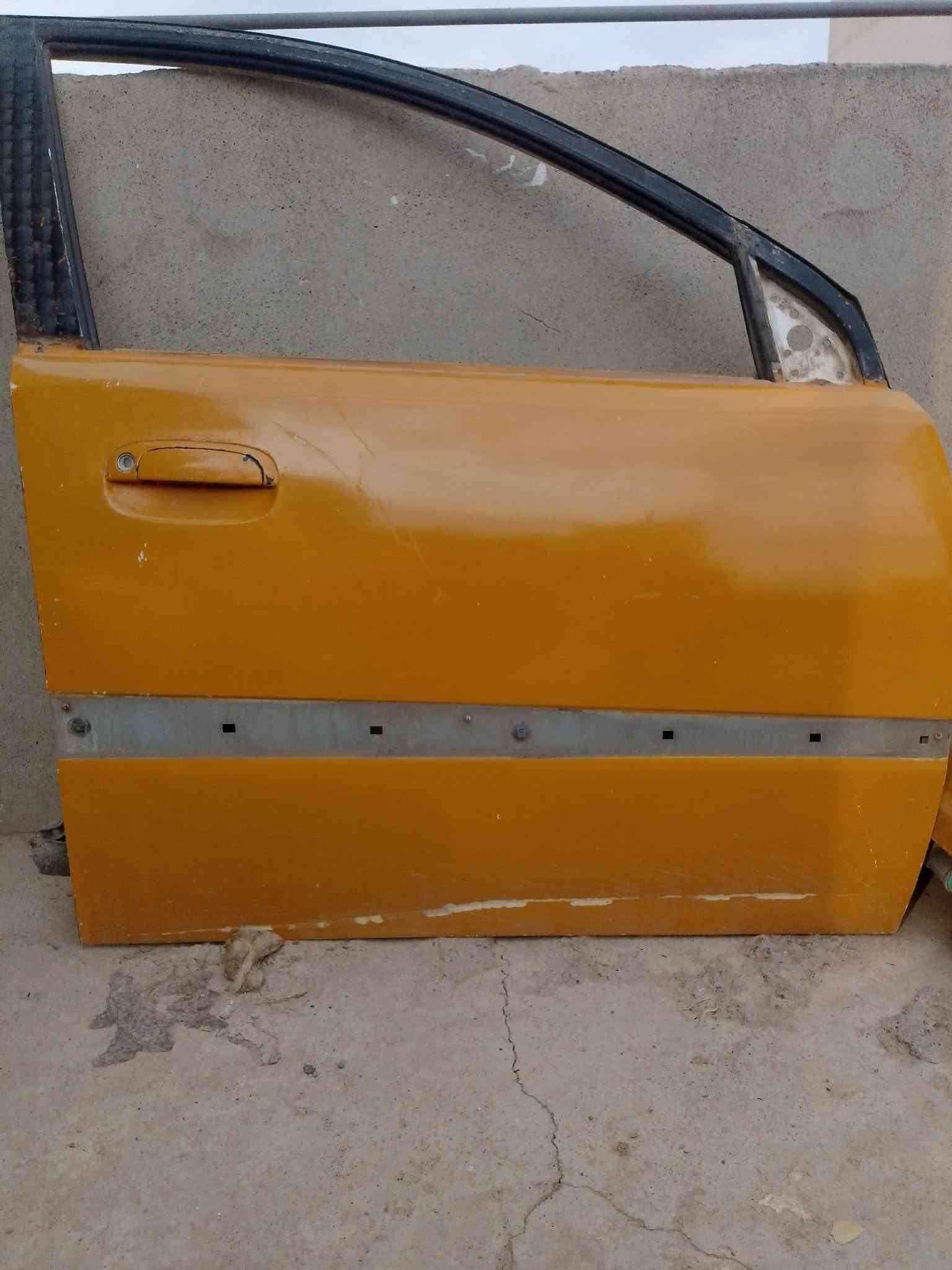 قطع غيار كيه ريو • ابواب داخل بيض • دعاميه خلفية