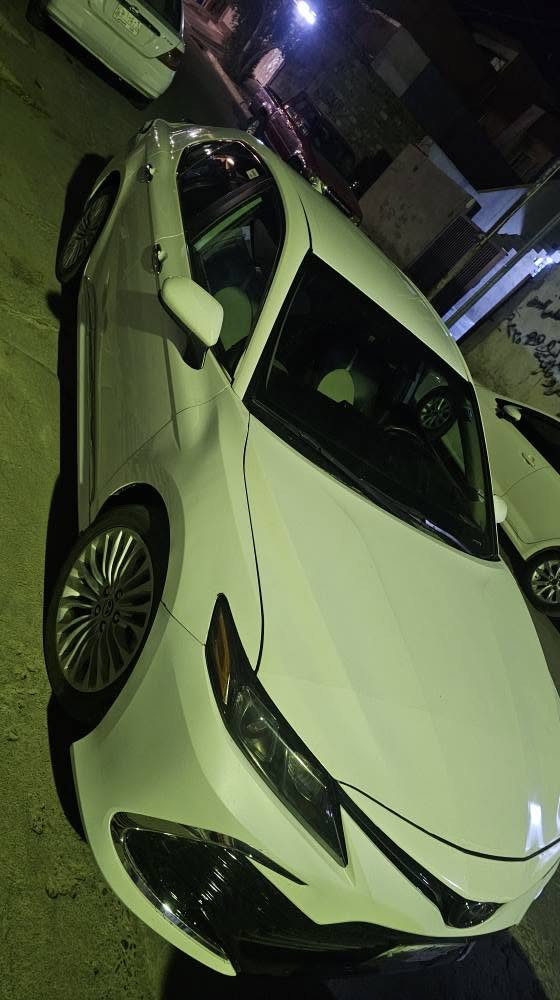 Camry 2022 hibred LE 
ماشيه 68 على وضع شركه رقم بغداد سنويه جديد لحد ٢٨ هزه وبرد جديد شرط تحويل راعيها ببغداد يعني تحويل يحول ببغداد بيها بونيد صبغ و٣ اماكن بارد ورقه فحص بالمنشور سعر 165 وبي مجال للجناي للاتصال *********** كركوك, العراق
