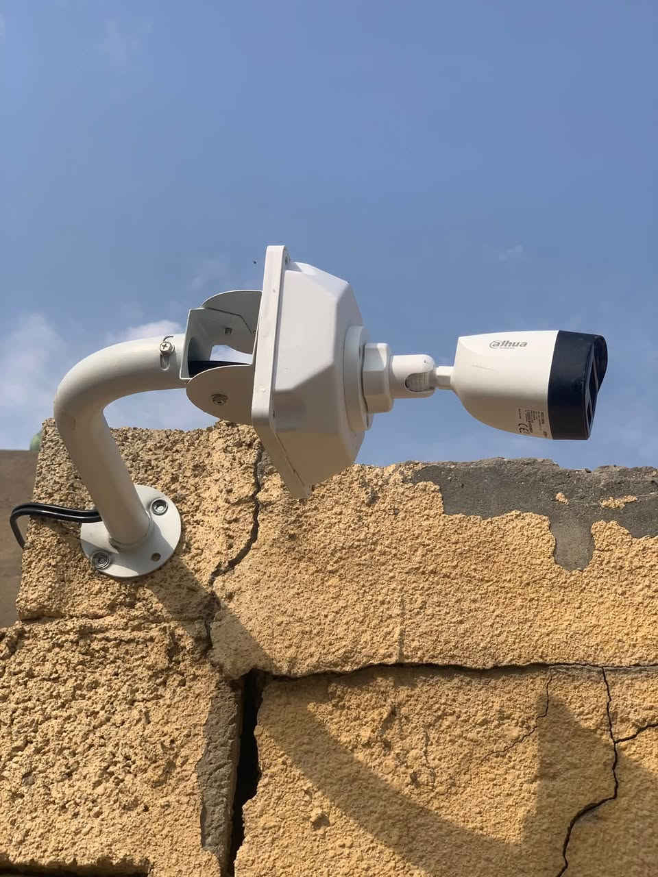 ٥ كامرات • ٢ ميگاپكسل • ربط بالموبايل