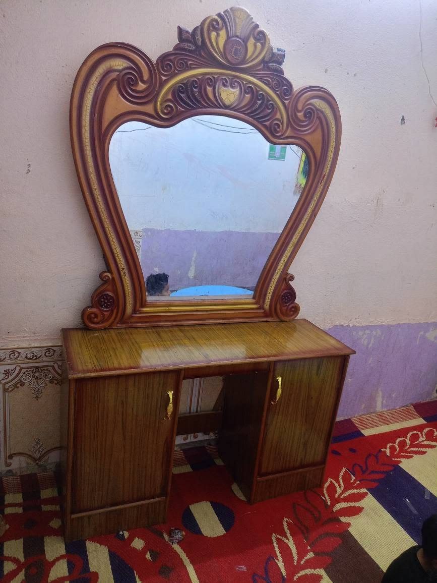 يا الله ميز مرايه+ وزاويه اللبيع السعر 75 العنوان العمارات الملح مقابيل حي الخضراء قرب مدرسه رقيه الانصاري قرب فلاح المضمد *********** عمارة, ميسان
