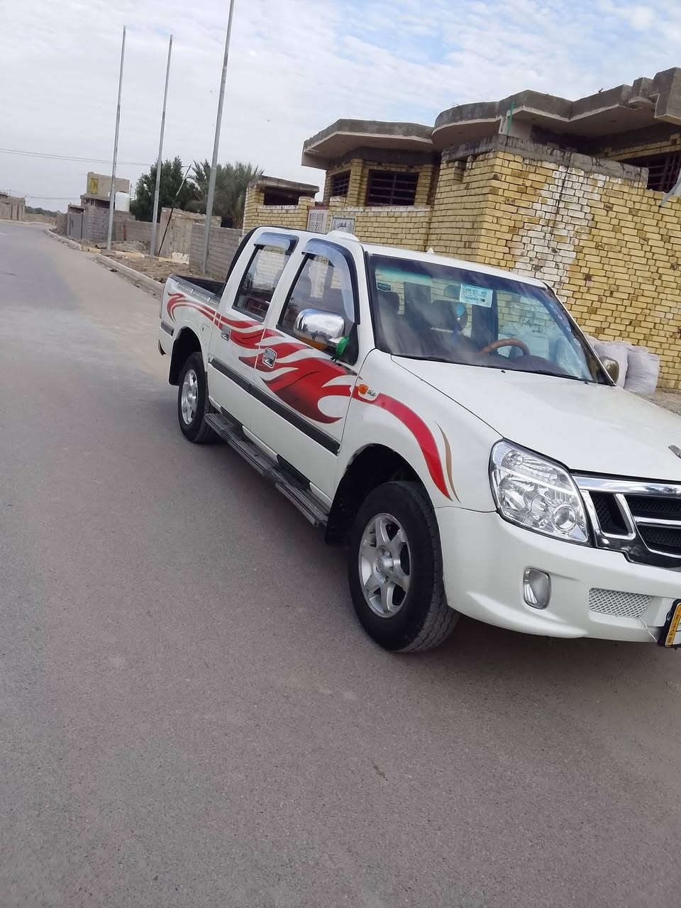 سلام عليكم سيارة فتون للبيع المواصفات كير مكينه شرط بل كارتون مكفوله من دعاميه لدعاميه دواخل كارتون السعر 45وبيه مجال لمكان لناصريه الهاتف ***********
