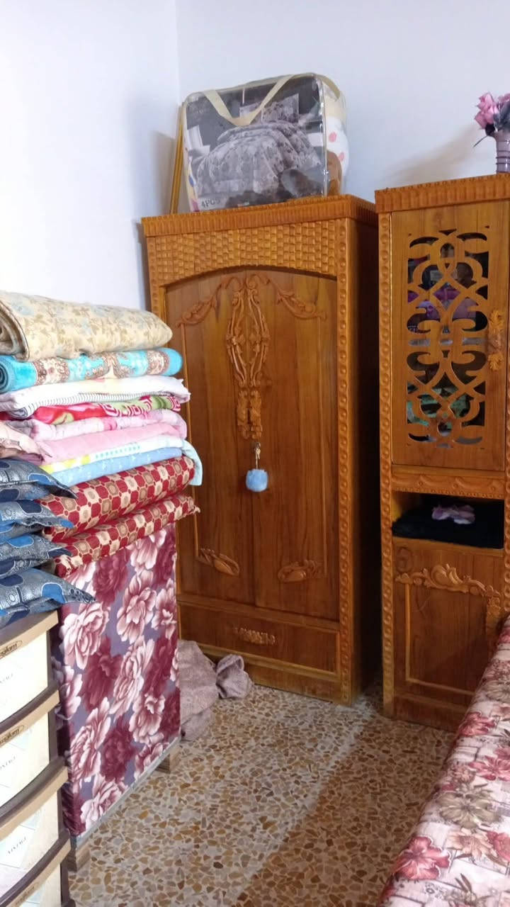 غرفه خشب عراقي البيع بيع مستعجل تواصل
***********
