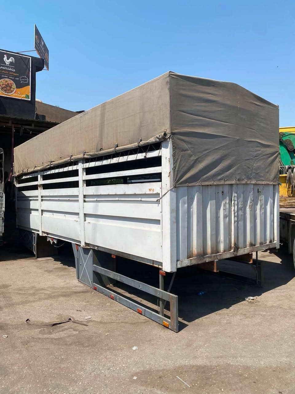 بدي نضيف للبيع***********
طول 7نص
ارتفاع٢٧٠
