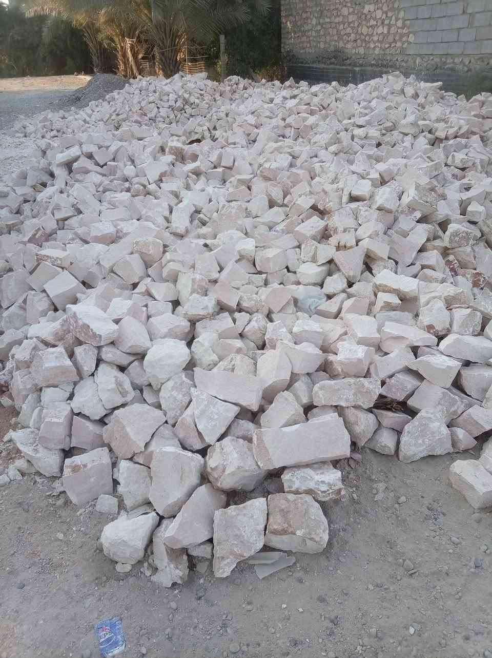 احنا مكسرجية حجر  الي عندة حجر كبار احنة مستعدين نجي بأي مكان وهذا كما موضح تكسير مرتب 
الاتصال على الرقم  ***********
