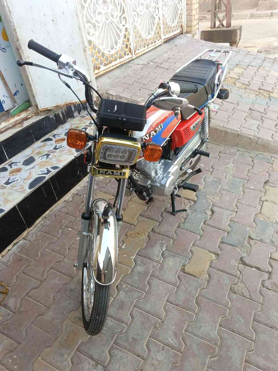 سلام عليكم
دراجه جديده كلش ماناقصه شي بدون 950 
***********
