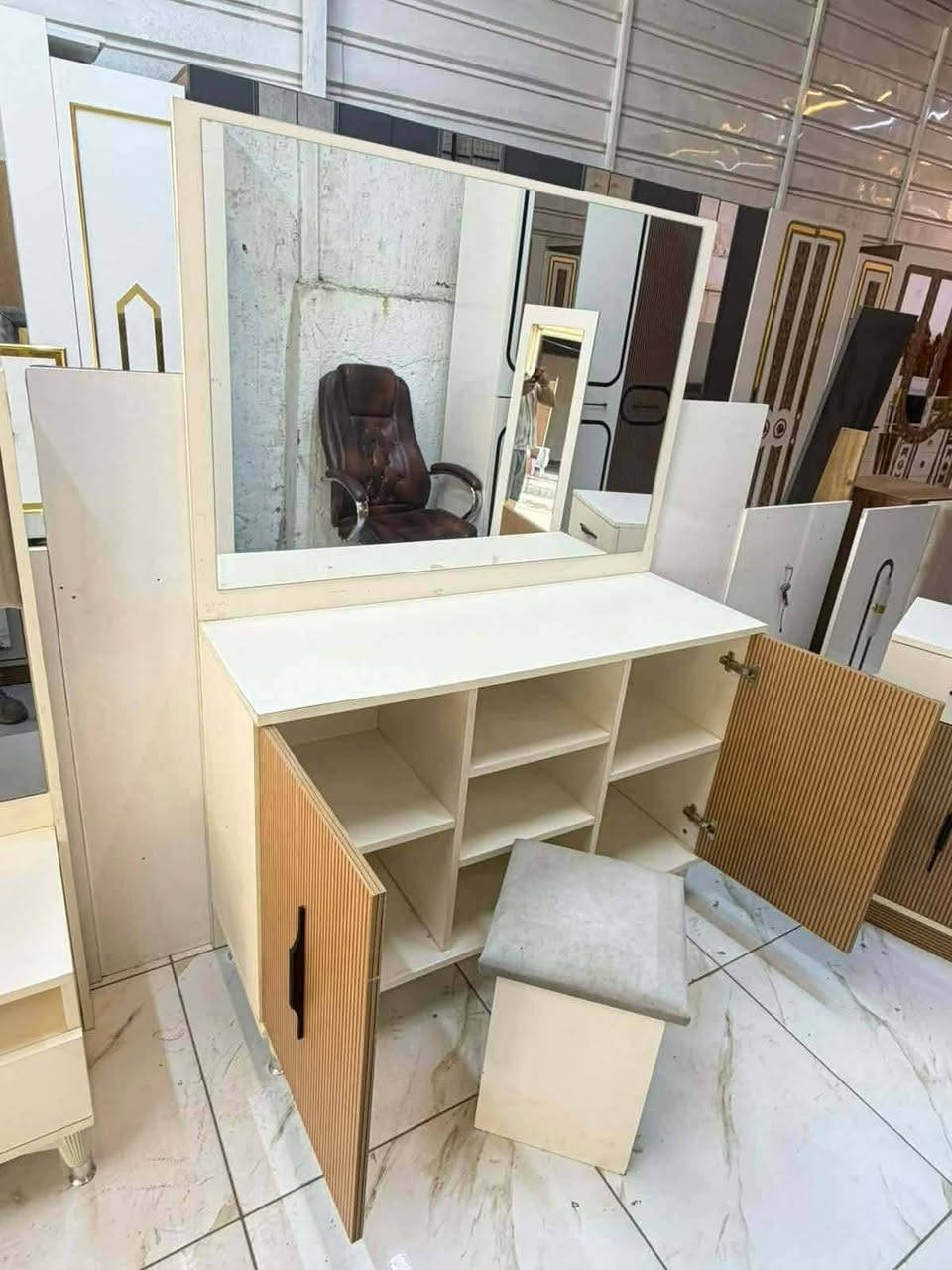غرفه تركيه 10قطع نضافه فول 800الف شامل التوصيل والشد ***********
