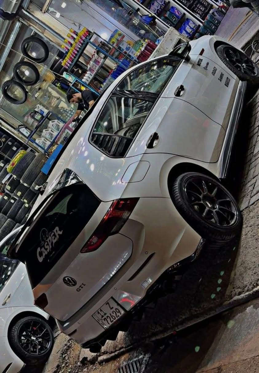 Golf Gtı otoban فول مواصفات خنك
23 موديل 
عليه اضافات (شوته Apr اكزوز رياضي انتر كولر ) 
ويل تاير BBsاصلي  وتاير 
كير عادي 6 نمر ويه بك 7
فول مواصفات 
بانوراما 
رادار امامي ،جانبي 
حساس خلفي امامي 
شاشه متصله دجتل وداتو ش
كشنات تدفئه كهربائ
 سياقه اليه 
بصمه ترحيب 
فول للاخير  وسياره نظيفه 
(جاملغ وربع بنيد حادثه بدون دواخل 

سعره 198 للبيع او مراوس حسب قناعه 
مكانه بغداد الكرخ
للاستفسار
*********** واتس
