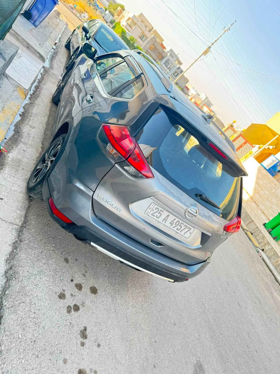 نيسان روج موديل 2017 محرك 2500 بانزين وبيها منظومة غاز حكومية بيها 5 قطع كلير بدون دواخل سعر 120
***********
